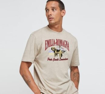MEN’S OVERSIZED OFF SHOULDER EMILIA PRINT TEE SHIRT