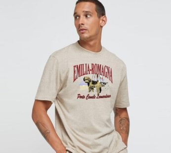 MEN’S OVERSIZED OFF SHOULDER EMILIA PRINT TEE SHIRT