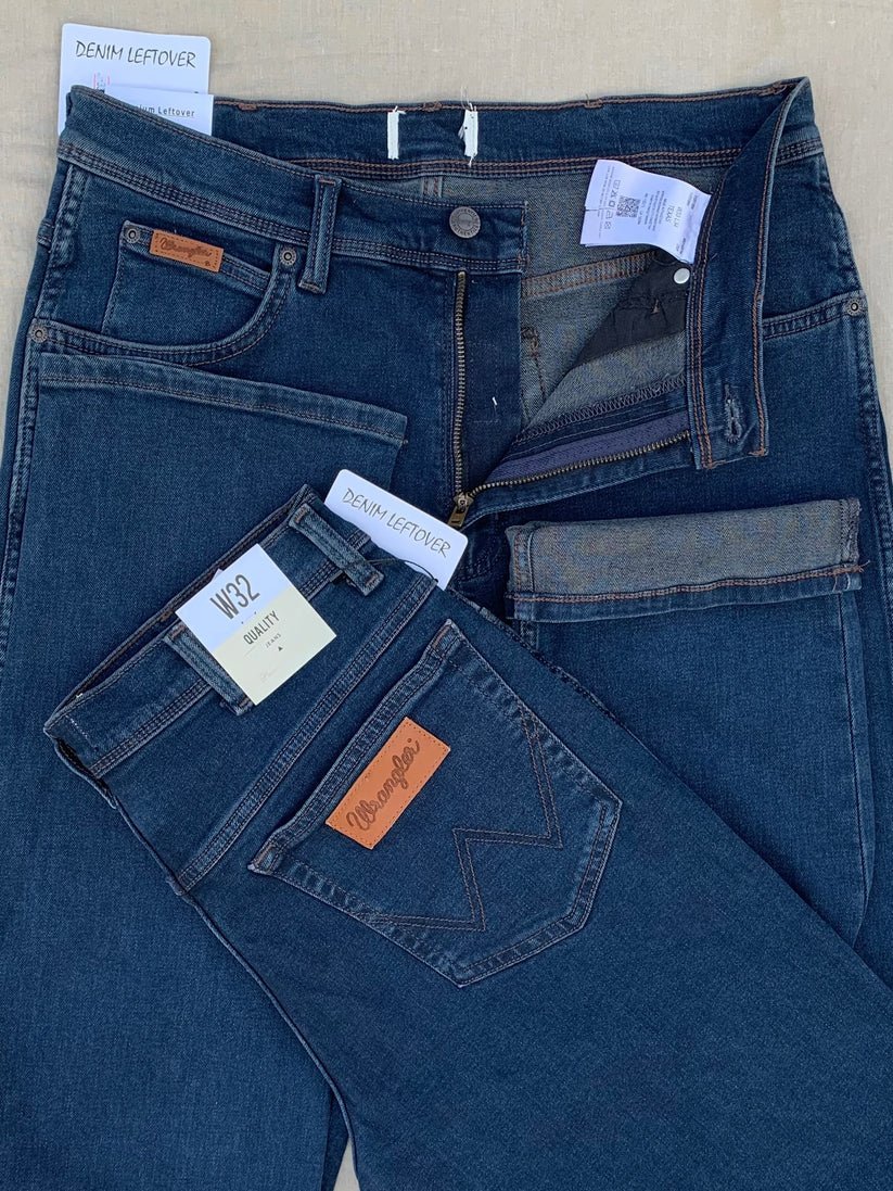 Men's Relaxed Fit Blue Black Jean - Image 3